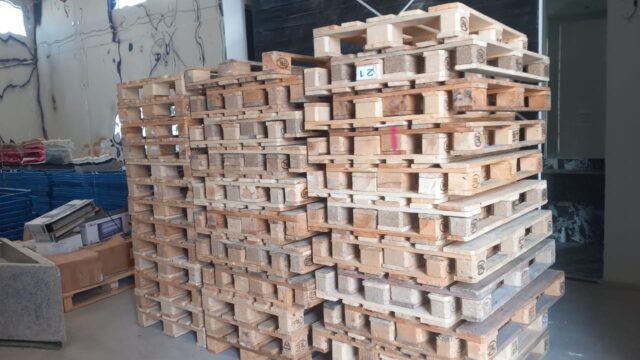 pallets-0555450341-wooden-4