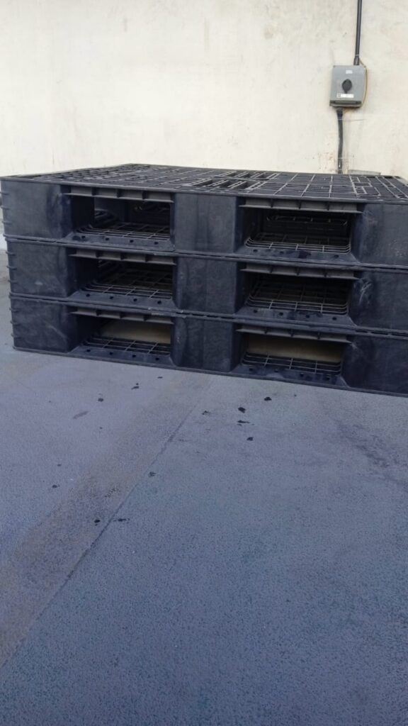 plastic-pallets-0542972176-Dubai-10