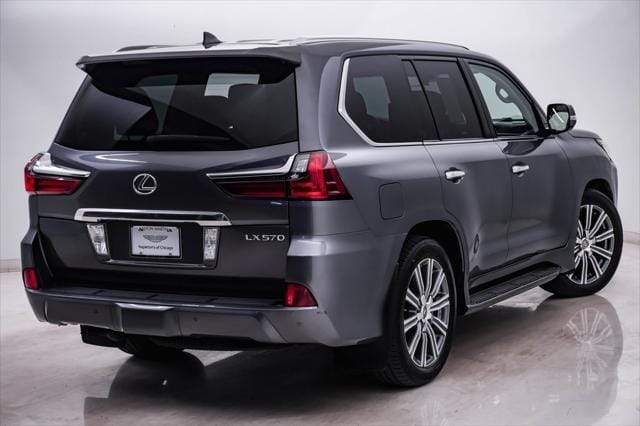 2016-Lexus-LX-570-Base