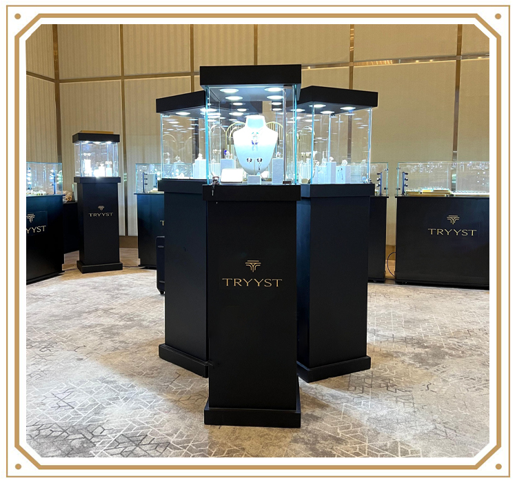 Creative-Jewelry-Display-4